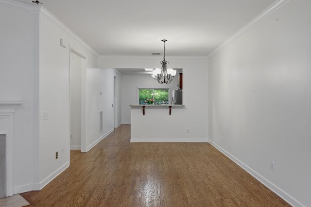 2043 Traemoor Village Dr, Nashville, TN 37209