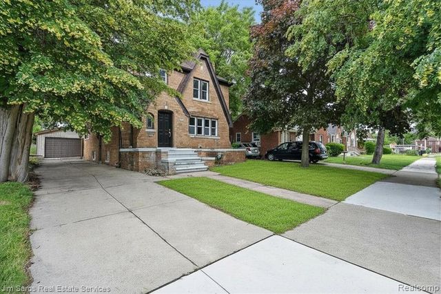 9417 E Outer Drive, Detroit, MI 48213