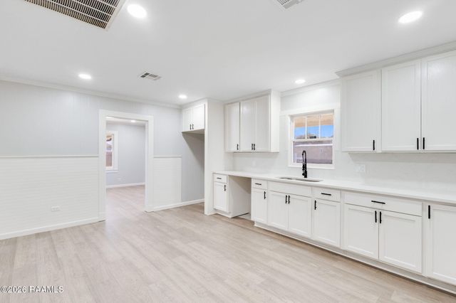 410 W Bernard Street, Rayne, LA 70578