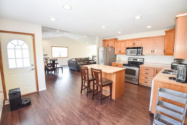 4857 44th Street S, Fargo, ND 58104