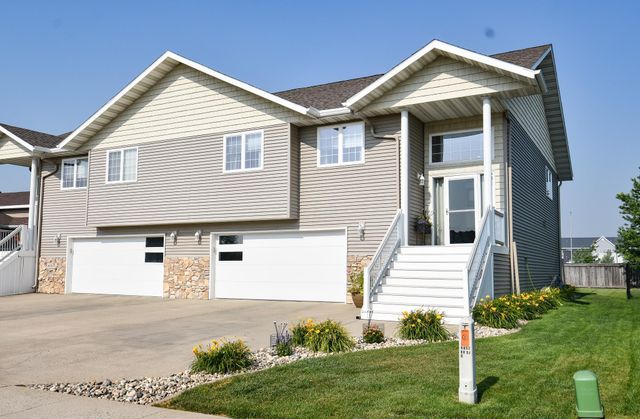 4857 44th Street S, Fargo, ND 58104
