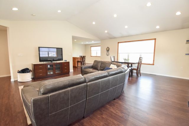 4857 44th Street S, Fargo, ND 58104