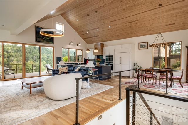 6 River Run, Asheville, NC 28804