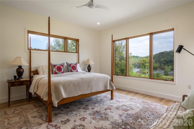 6 River Run, Asheville, NC 28804