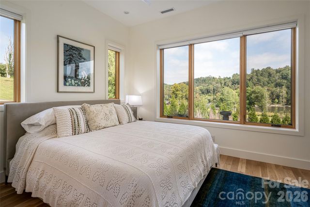 6 River Run, Asheville, NC 28804