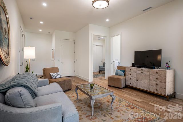 6 River Run, Asheville, NC 28804