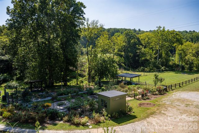 6 River Run, Asheville, NC 28804