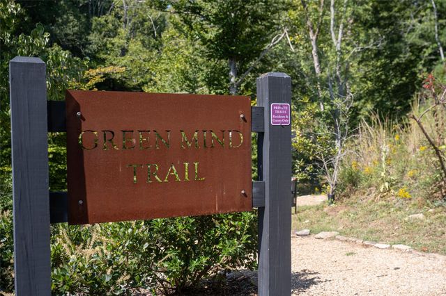 6 River Run, Asheville, NC 28804