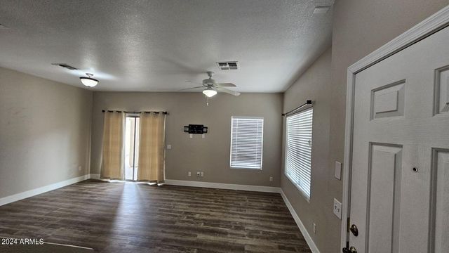 9533 N 82nd Avenue, Peoria, AZ 85345