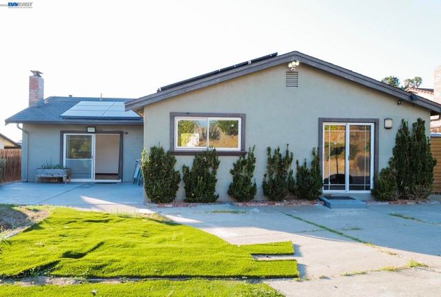828 Coral Dr, Rodeo, CA 94572