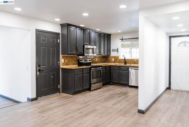 828 Coral Dr, Rodeo, CA 94572
