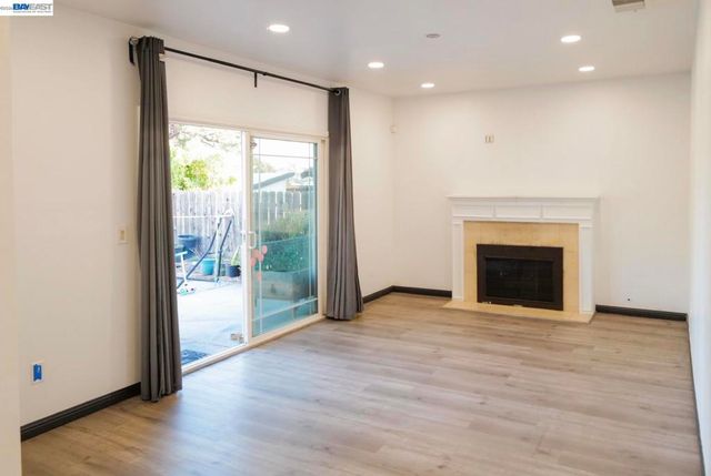 828 Coral Dr, Rodeo, CA 94572