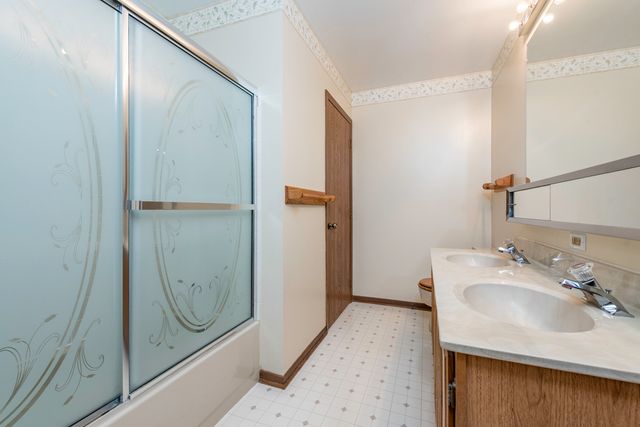 17505 W Woodland Drive, Grayslake, IL 60030