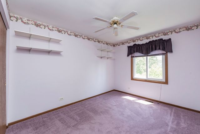 17505 W Woodland Drive, Grayslake, IL 60030