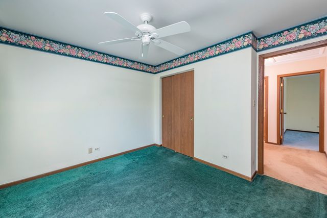 17505 W Woodland Drive, Grayslake, IL 60030
