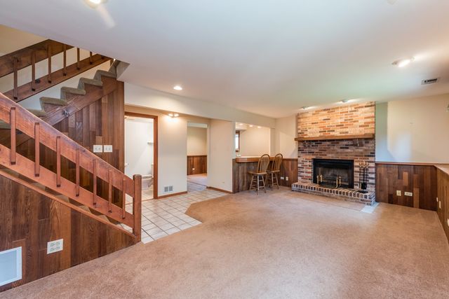 17505 W Woodland Drive, Grayslake, IL 60030