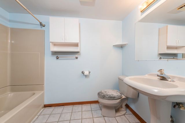 17505 W Woodland Drive, Grayslake, IL 60030