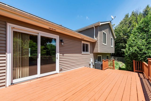 17505 W Woodland Drive, Grayslake, IL 60030