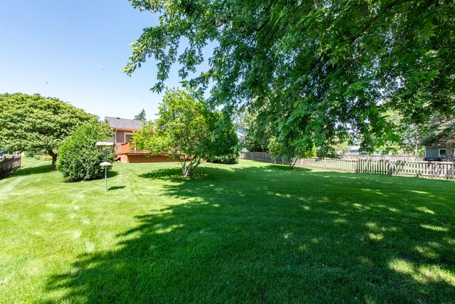 17505 W Woodland Drive, Grayslake, IL 60030