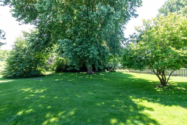 17505 W Woodland Drive, Grayslake, IL 60030
