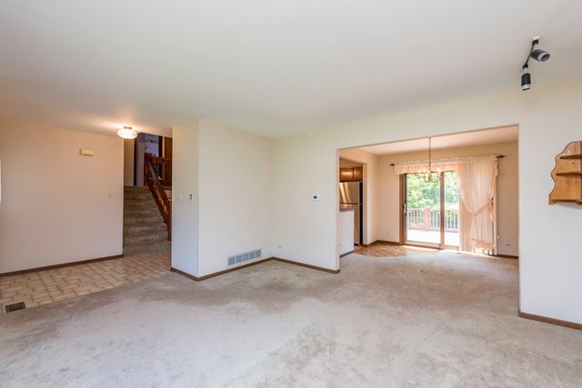 17505 W Woodland Drive, Grayslake, IL 60030