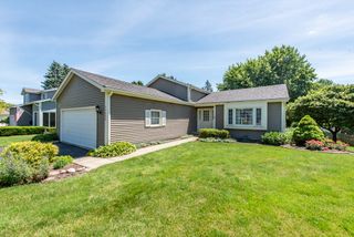 17505 W Woodland Drive, Grayslake, IL 60030