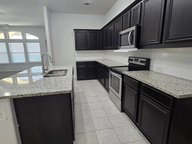600 Windy Knoll Road, Fort Worth, TX 76028