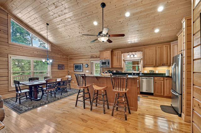 536 Delta Way, Blue Ridge, GA 30513