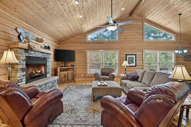 536 Delta Way, Blue Ridge, GA 30513