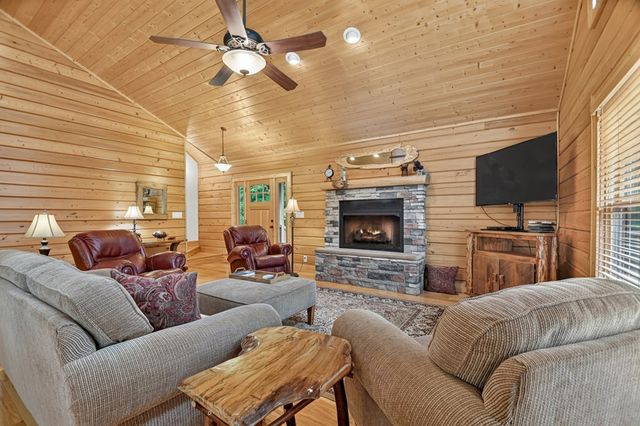 536 Delta Way, Blue Ridge, GA 30513