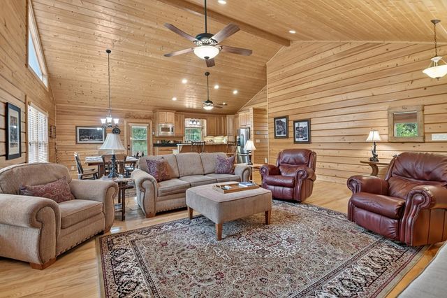 536 Delta Way, Blue Ridge, GA 30513
