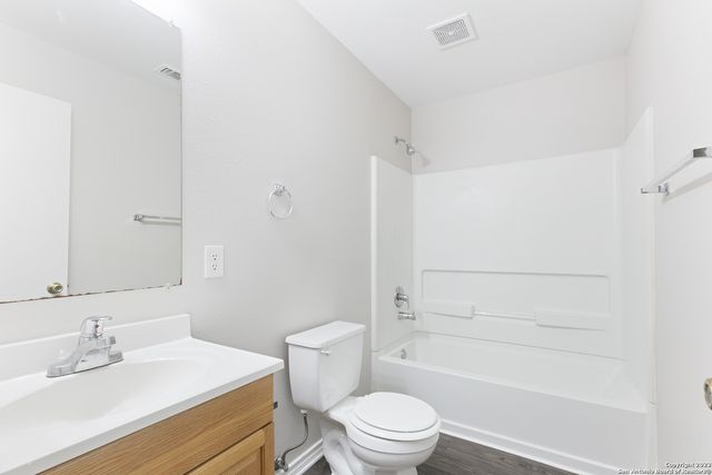 7814 Kingsbury Wood Unit 3, San Antonio, TX 78240