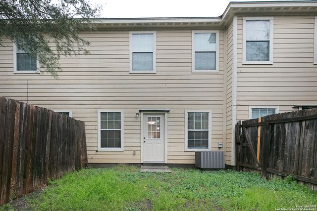 7814 Kingsbury Wood Unit 3, San Antonio, TX 78240