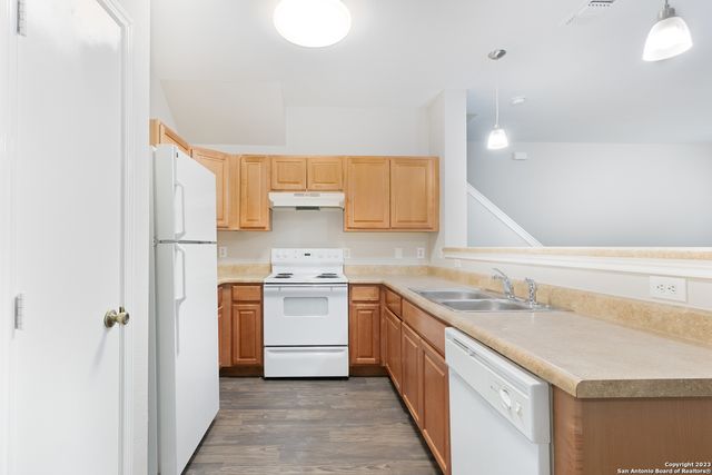 7814 Kingsbury Wood Unit 3, San Antonio, TX 78240