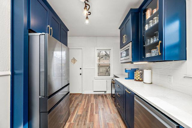 1110 Thomas Avenue N, Minneapolis, MN 55411