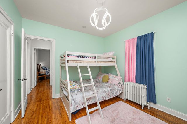 1110 Thomas Avenue N, Minneapolis, MN 55411