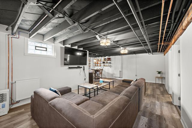 1110 Thomas Avenue N, Minneapolis, MN 55411