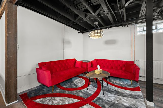 1110 Thomas Avenue N, Minneapolis, MN 55411