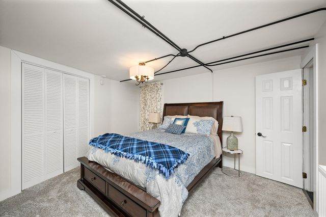 1110 Thomas Avenue N, Minneapolis, MN 55411