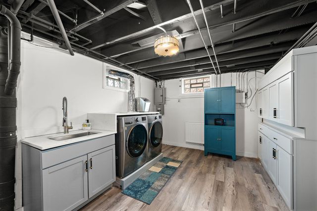 1110 Thomas Avenue N, Minneapolis, MN 55411