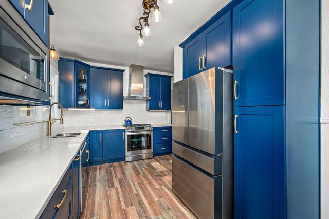 1110 Thomas Avenue N, Minneapolis, MN 55411