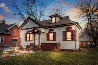 1110 Thomas Avenue N, Minneapolis, MN 55411