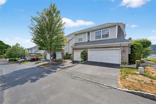 114 Hudson Pointe Drive, Poughkeepsie, NY 12601