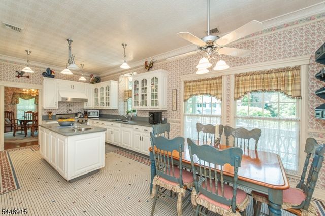403 Stonetown Rd, Ringwood Boro, NJ 07456