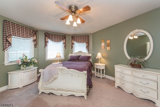 403 Stonetown Rd, Ringwood Boro, NJ 07456