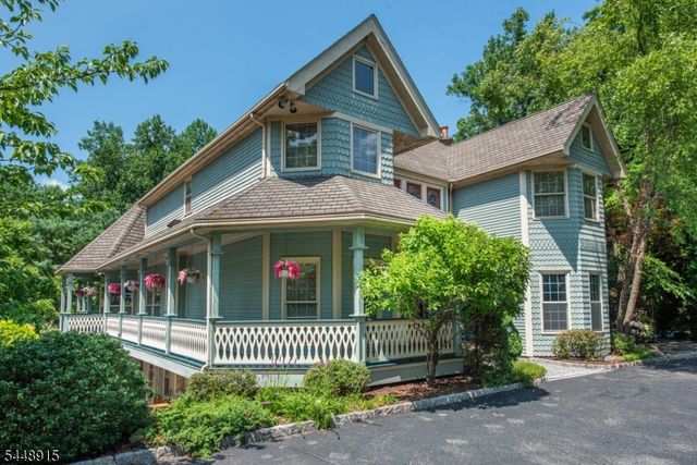 403 Stonetown Rd, Ringwood Boro, NJ 07456