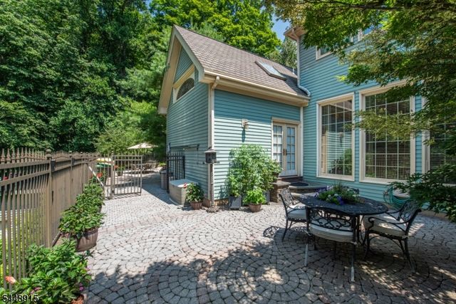 403 Stonetown Rd, Ringwood Boro, NJ 07456