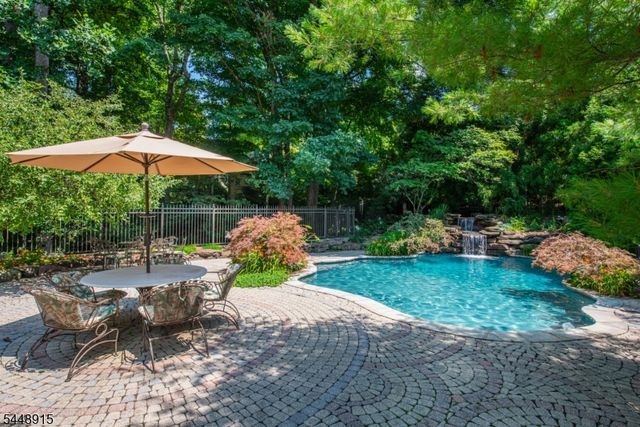 403 Stonetown Rd, Ringwood Boro, NJ 07456