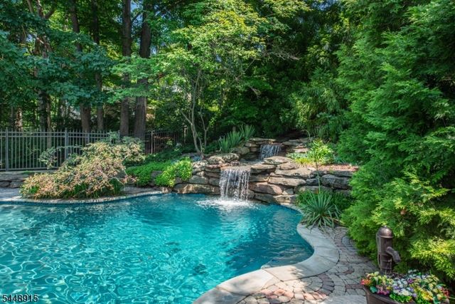 403 Stonetown Rd, Ringwood Boro, NJ 07456