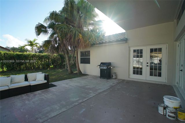 658 Stanton Dr, Weston, FL 33326